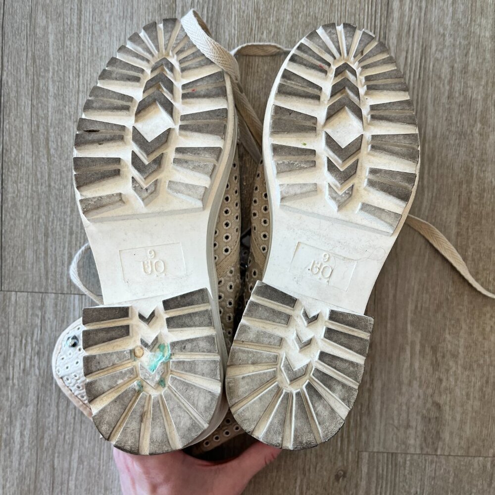 Womens Urban Outfitters Cream Eyelet Boots - 9 - Picture 7 of 8